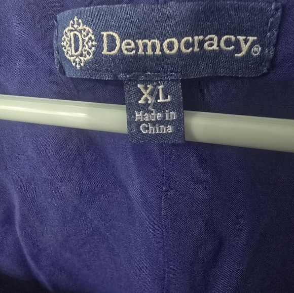 Democracy Women's Blue Patterned Top, Size XL - Picture 3 of 4